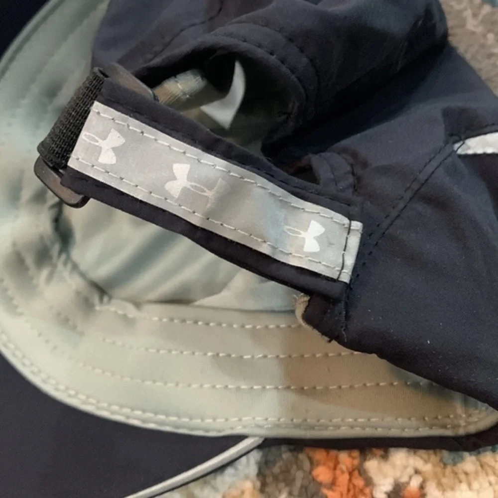 Under‎ Armor Youth Cap Black and Gray Adjustable